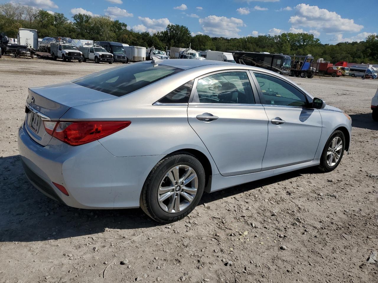 2014 Hyundai Sonata - Image 3