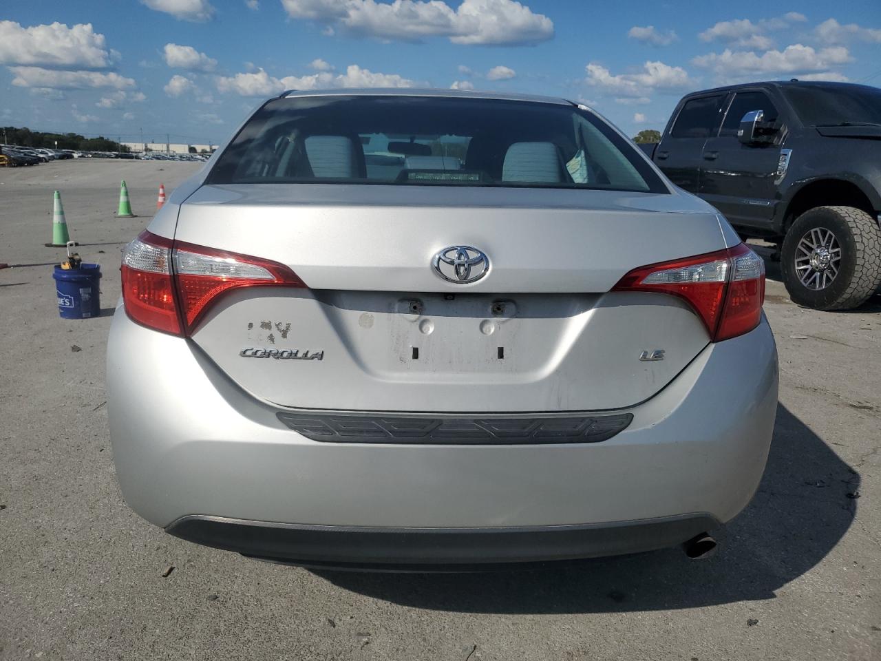 2015 Toyota Corolla L VIN: 2T1BURHE8FC400274 Lot: 71893914