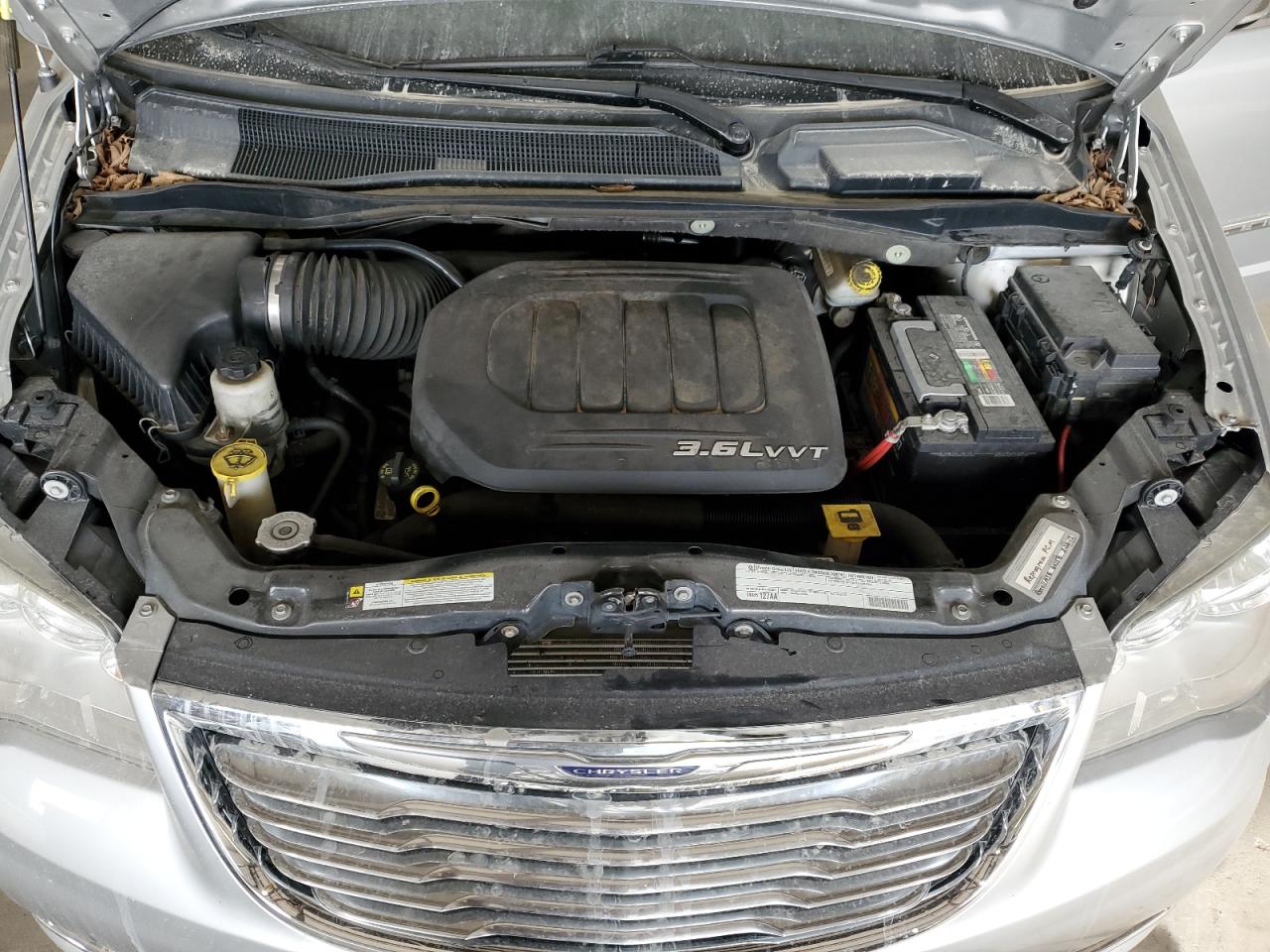 2011 Chrysler Town & Country - Image 12
