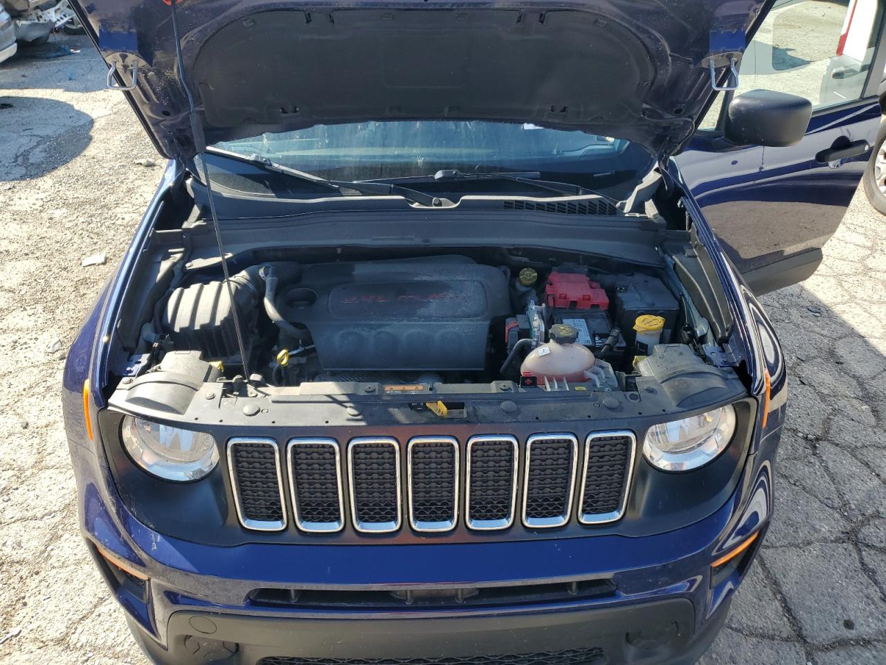 2020 Jeep Renegade - Image 12