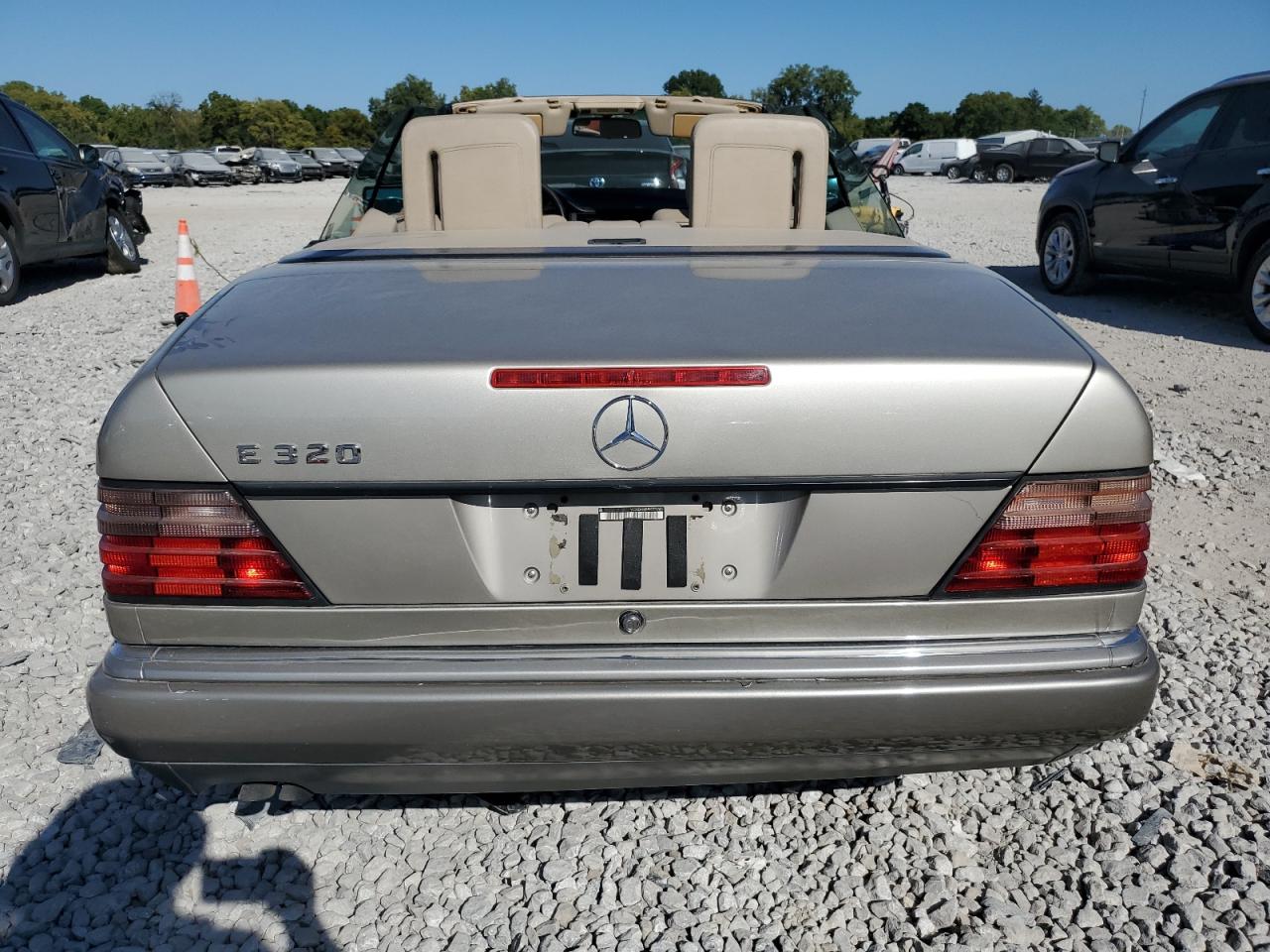 1995 Mercedes-Benz E 320 VIN: WDBEA66E4SC215163 Lot: 69490464