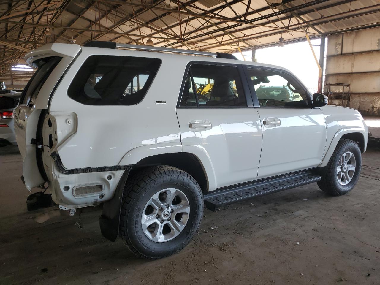 2020 Toyota 4Runner - Image 3