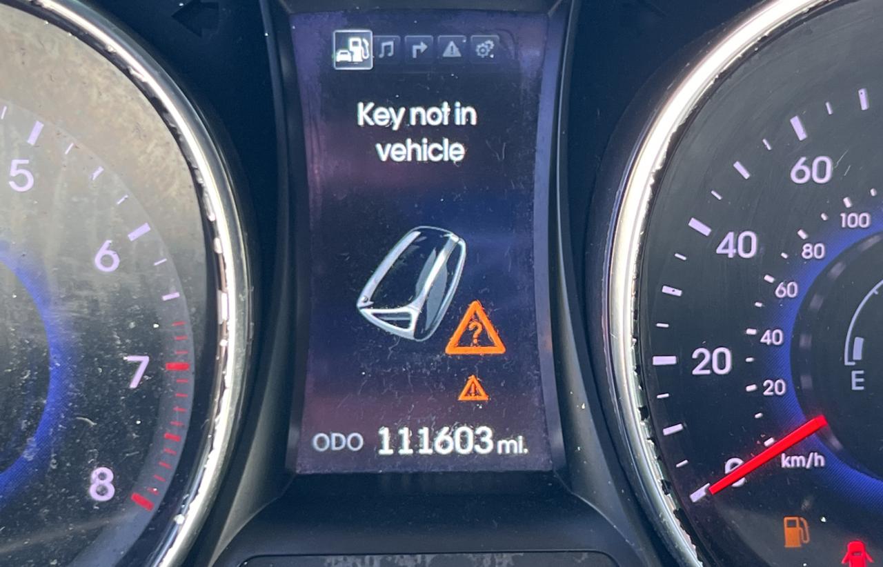 2014 Hyundai Santa Fe - Image 8