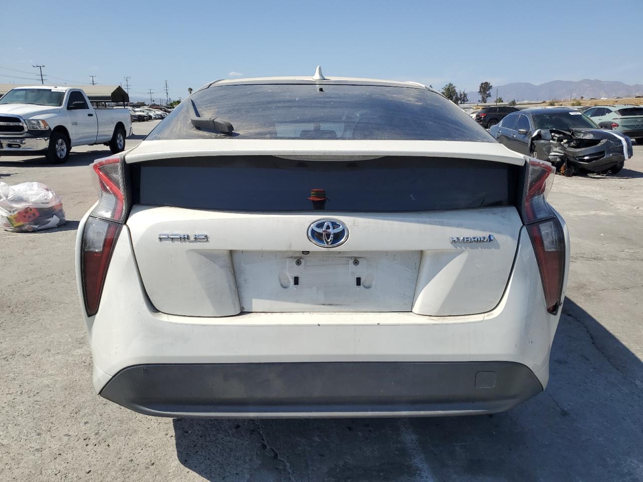 2016 Toyota Prius - Image 6