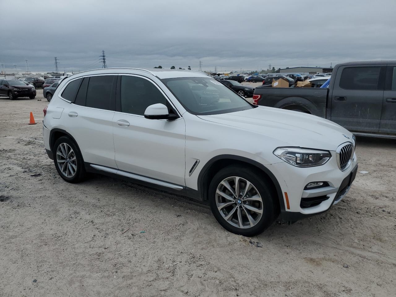 VIN 5UXTR9C51KLD96456 2019 BMW X3 no.4