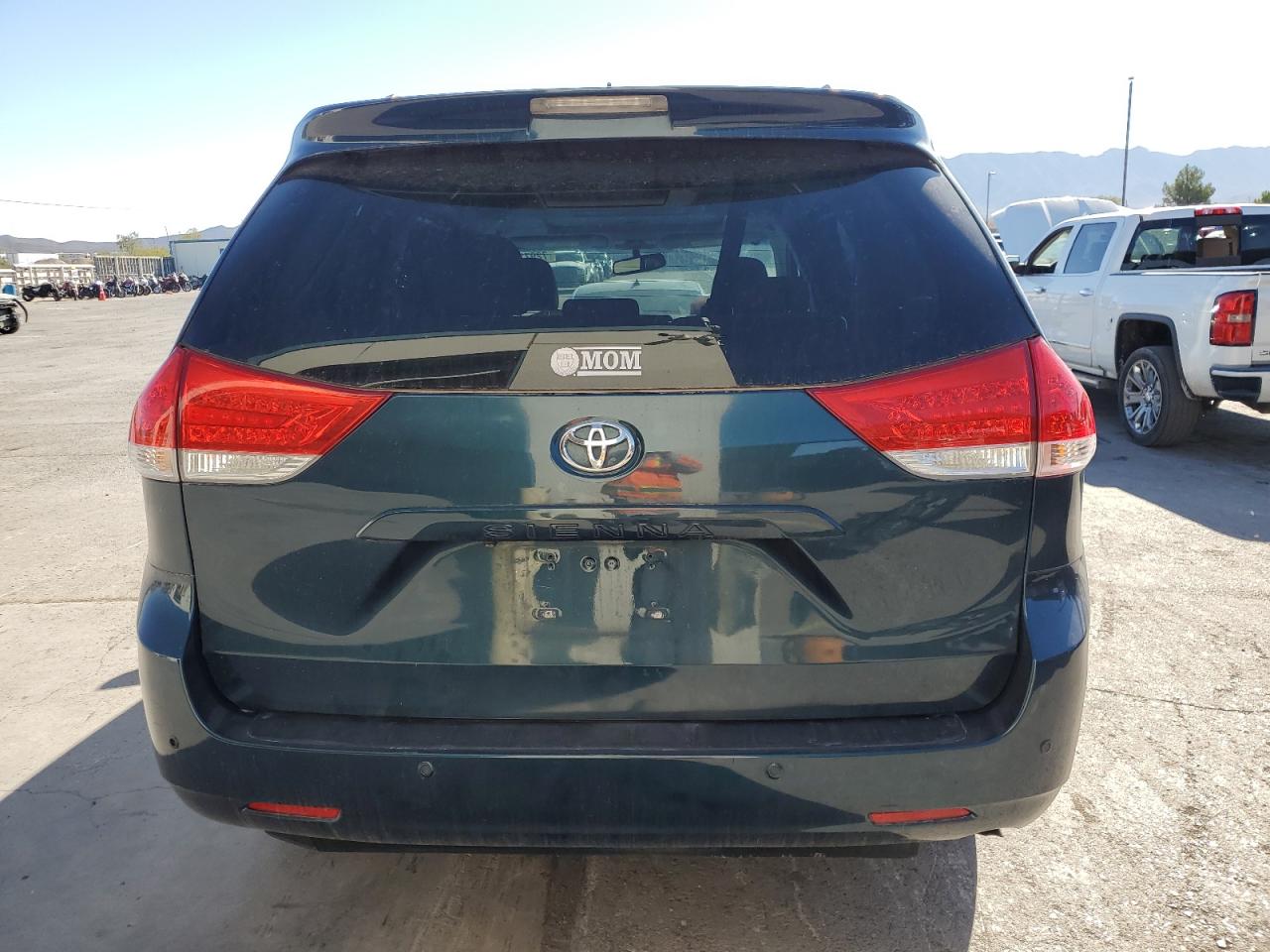 5TDYK3DC4CS264472 2012 Toyota Sienna Xle