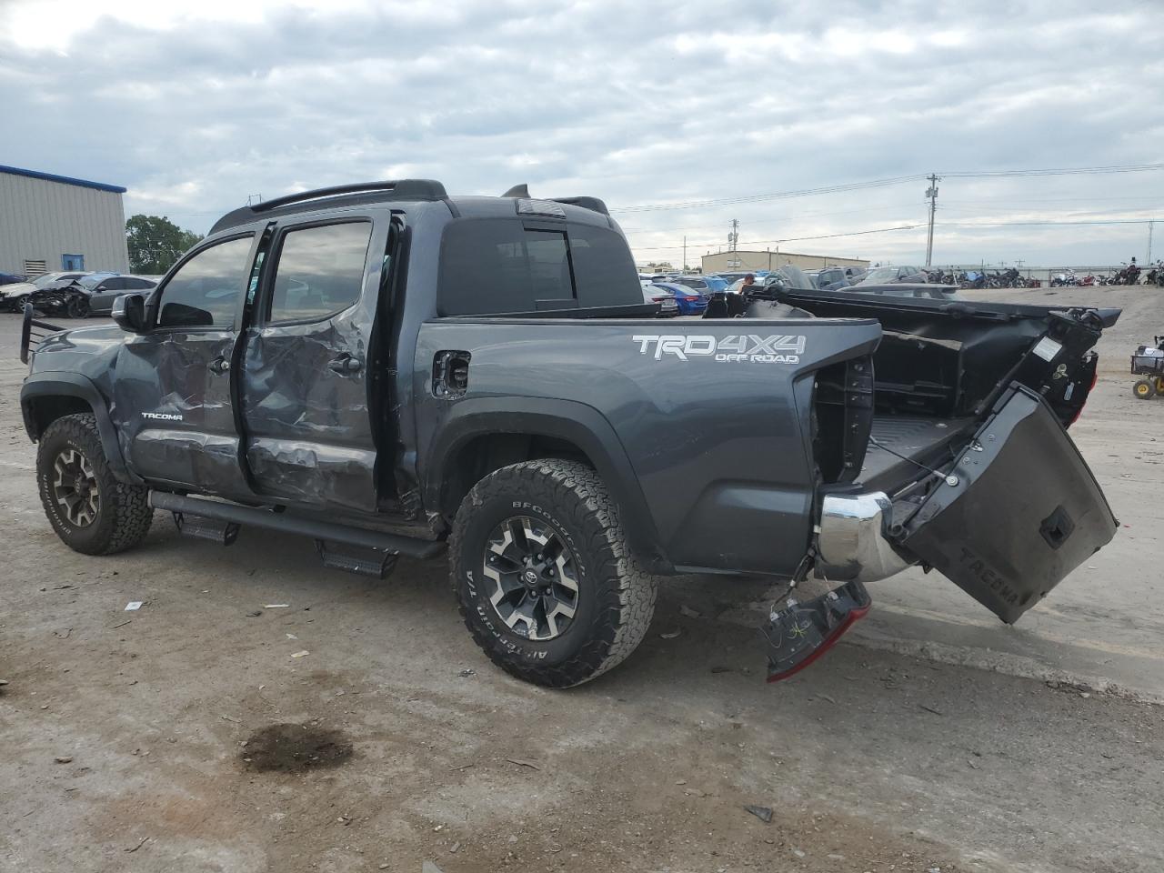 2018 Toyota Tacoma - Image 2