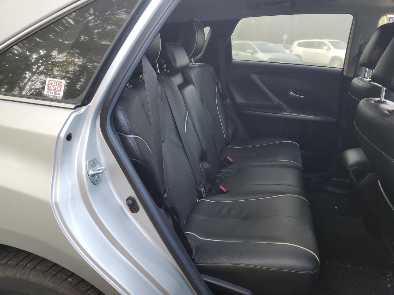 2013 Toyota Venza - Image 11