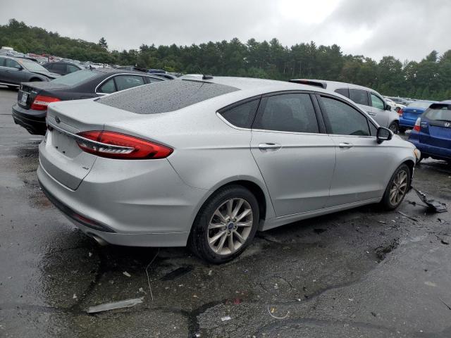 Sedans FORD FUSION 2017 Srebrny