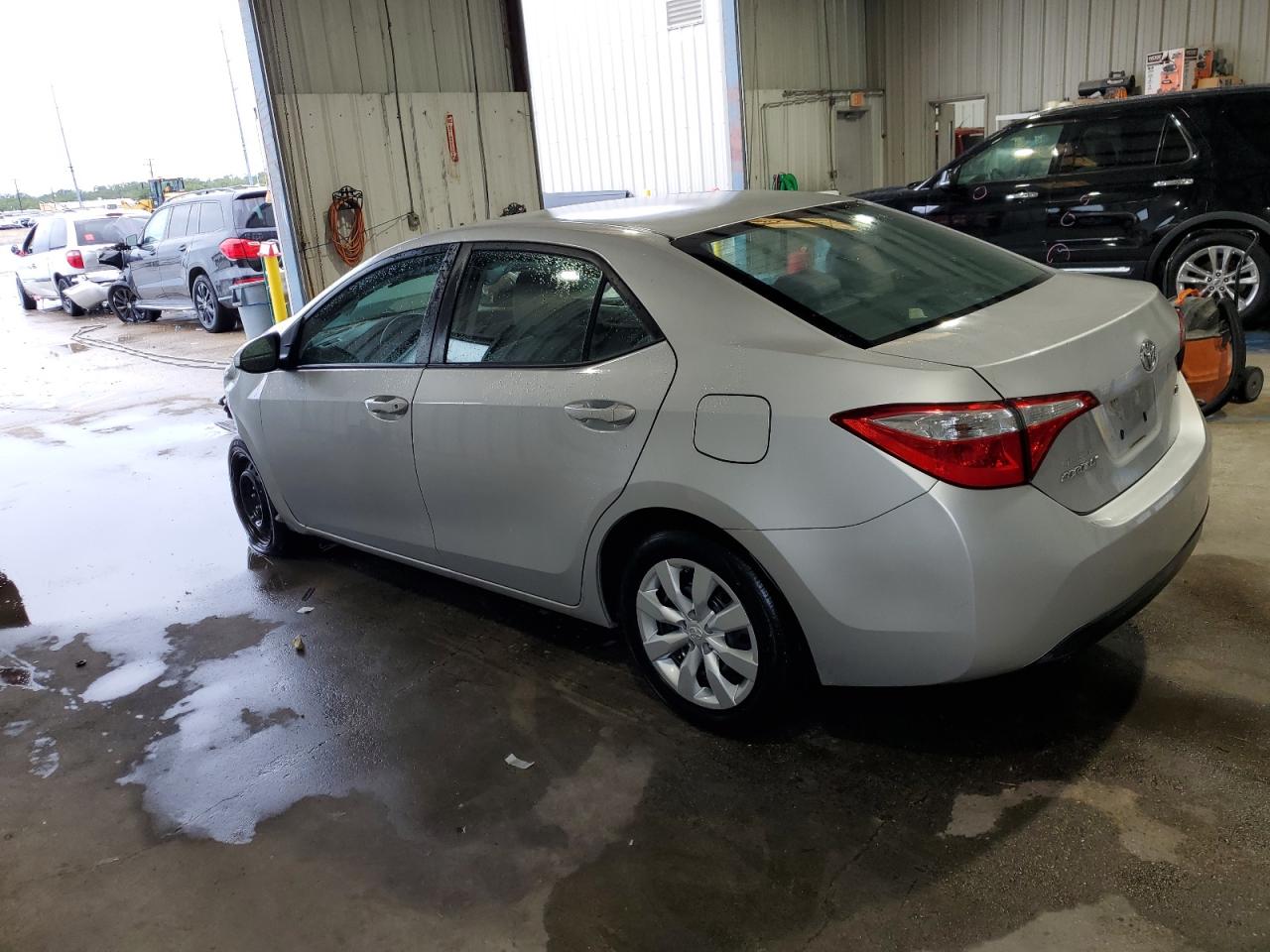 5YFBURHEXFP291493 2015 TOYOTA COROLLA - Image 2