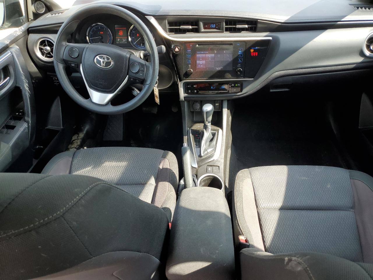 5YFBURHE7JP835070 2018 Toyota Corolla L