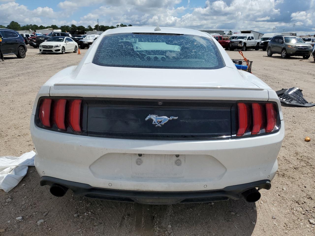 2022 Ford Mustang VIN: 1FA6P8TH0N5107121 Lot: 70840894