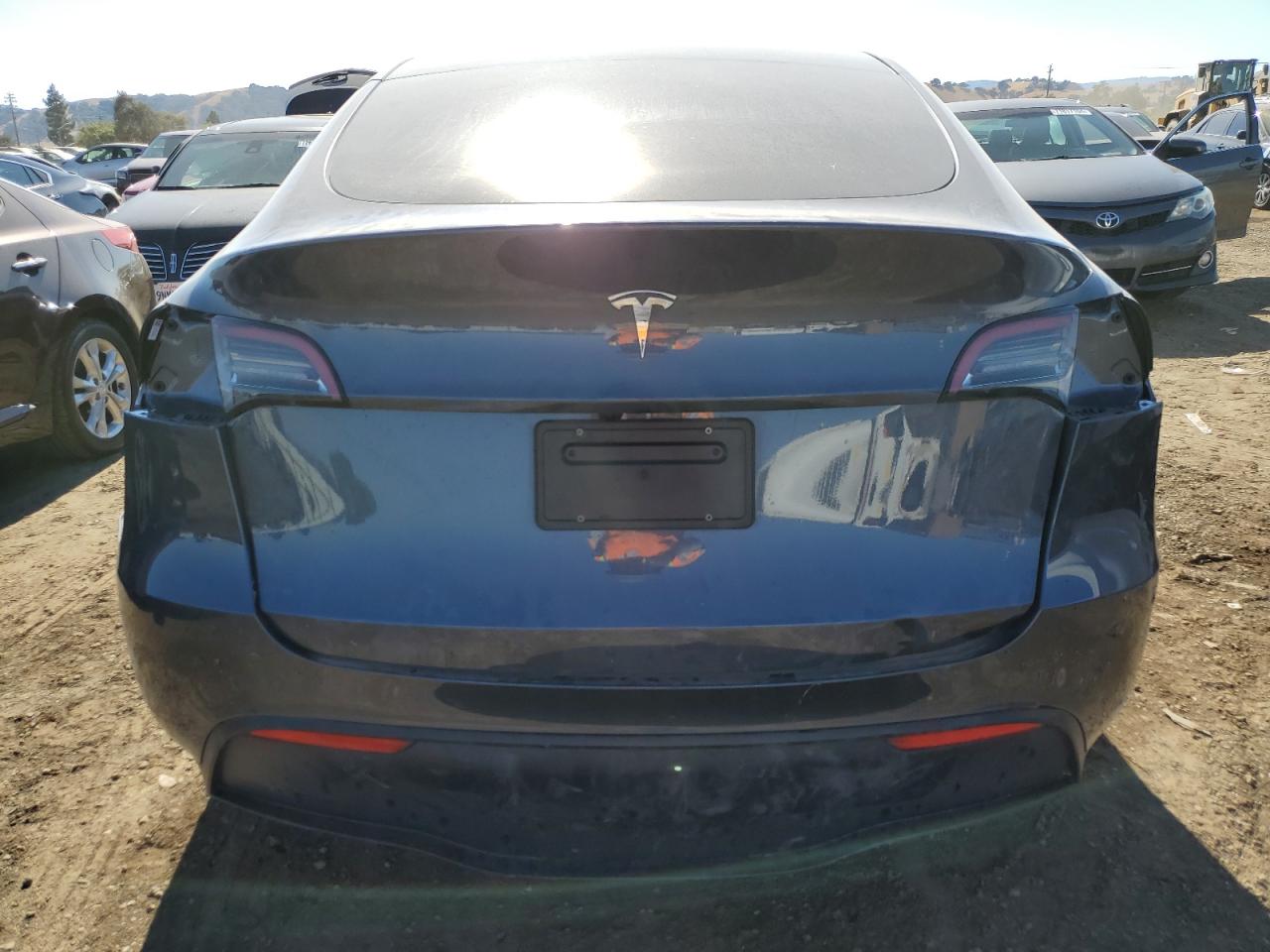 7SAYGDED8PF972087 2023 Tesla Model Y