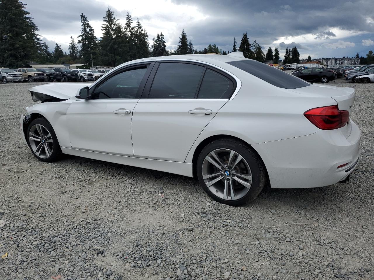 WBA8D9C58JEM31741 2018 BMW 3 SERIES - Image 2