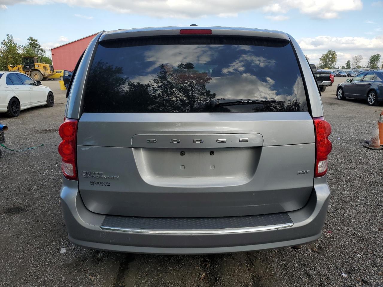 2C4RDGBG8GR402136 2016 Dodge Grand Caravan Se