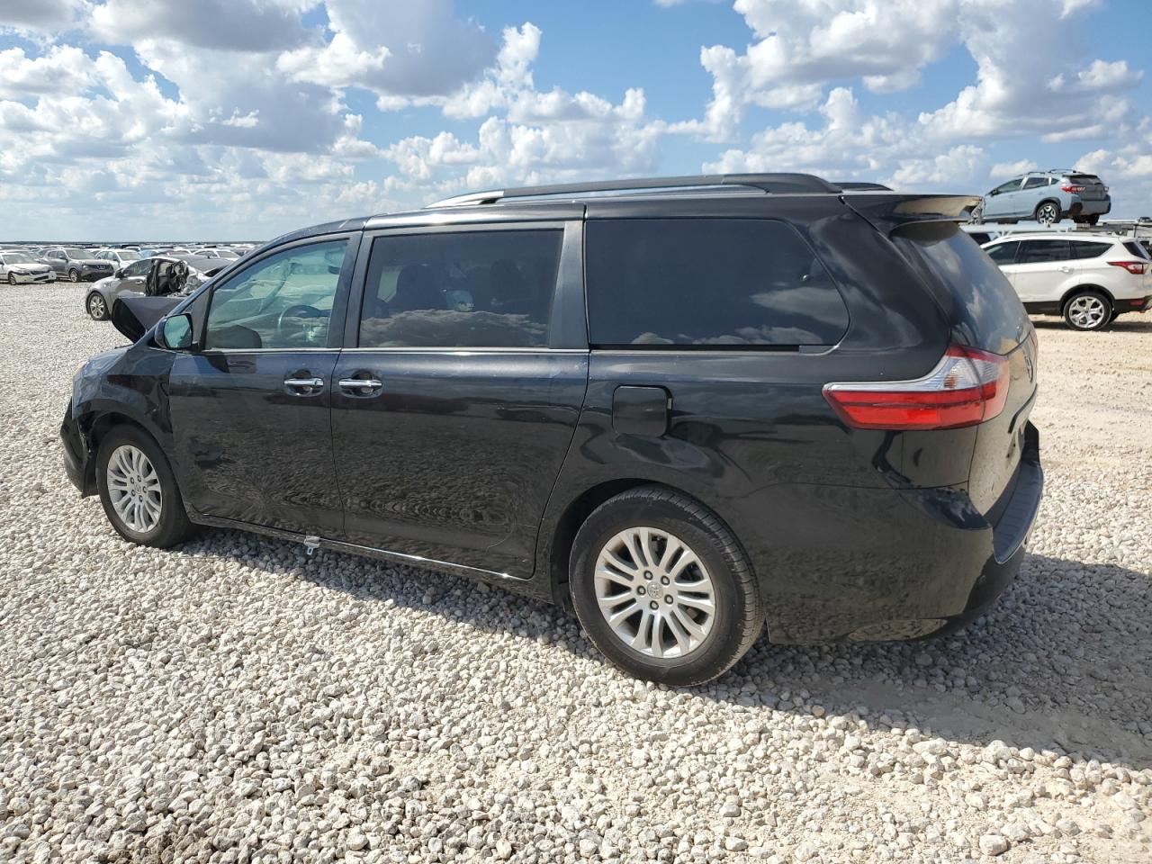 5TDYK3DC7FS615685 2015 TOYOTA SIENNA - Image 2