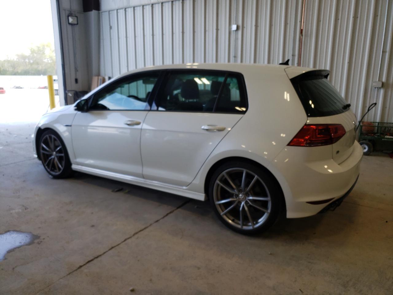 2017 Volkswagen Golf - Image 2