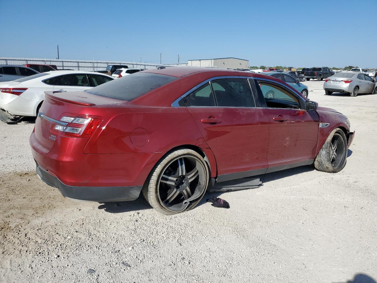 2014 Ford Taurus - Image 3