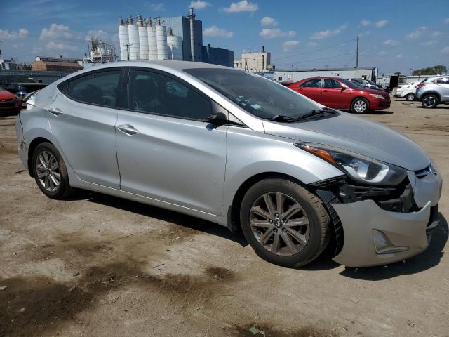 Sedans HYUNDAI ELANTRA 2015 Srebrny