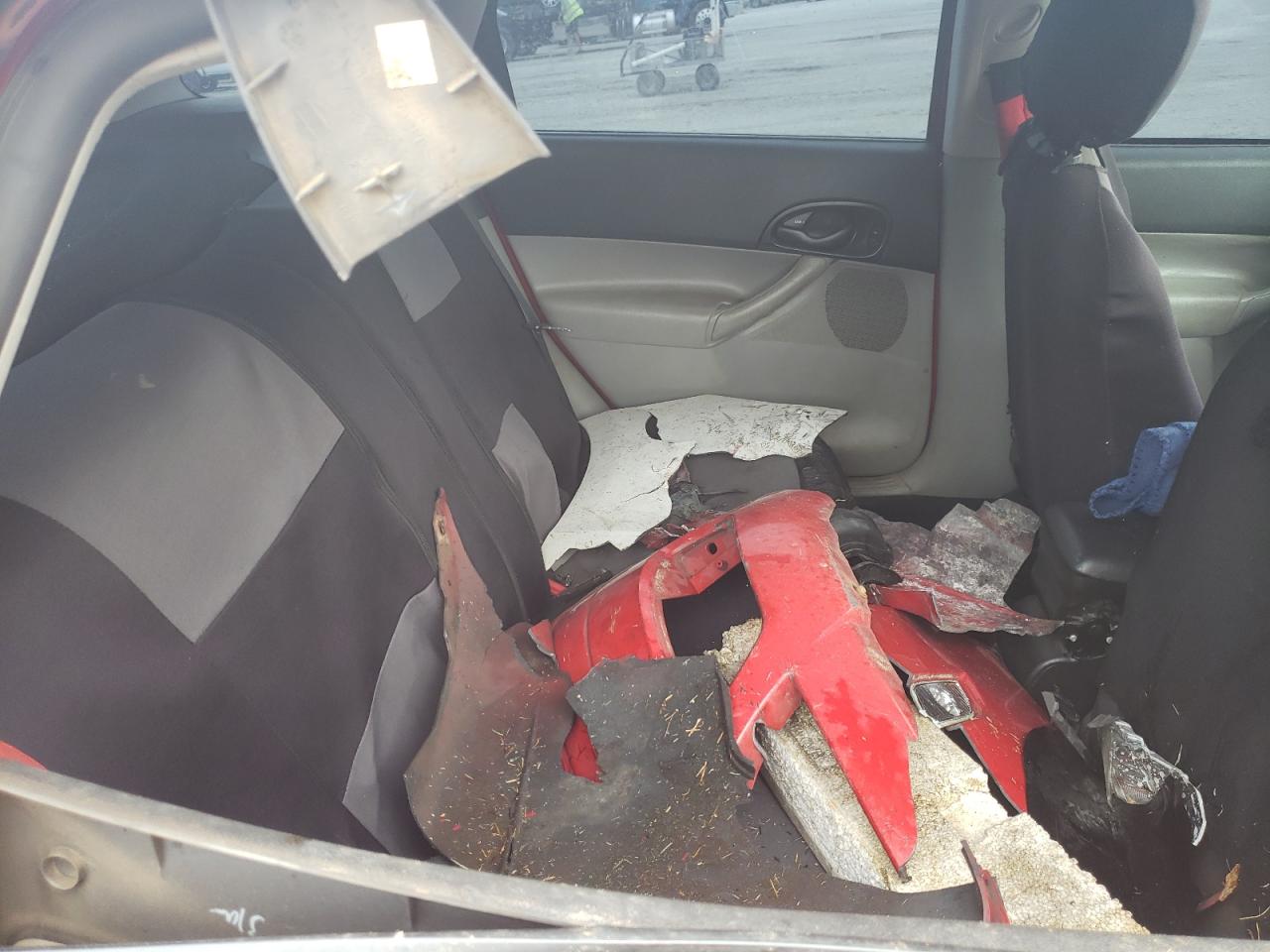 3FAFP37N15R125465 2005 Ford Focus Zx5