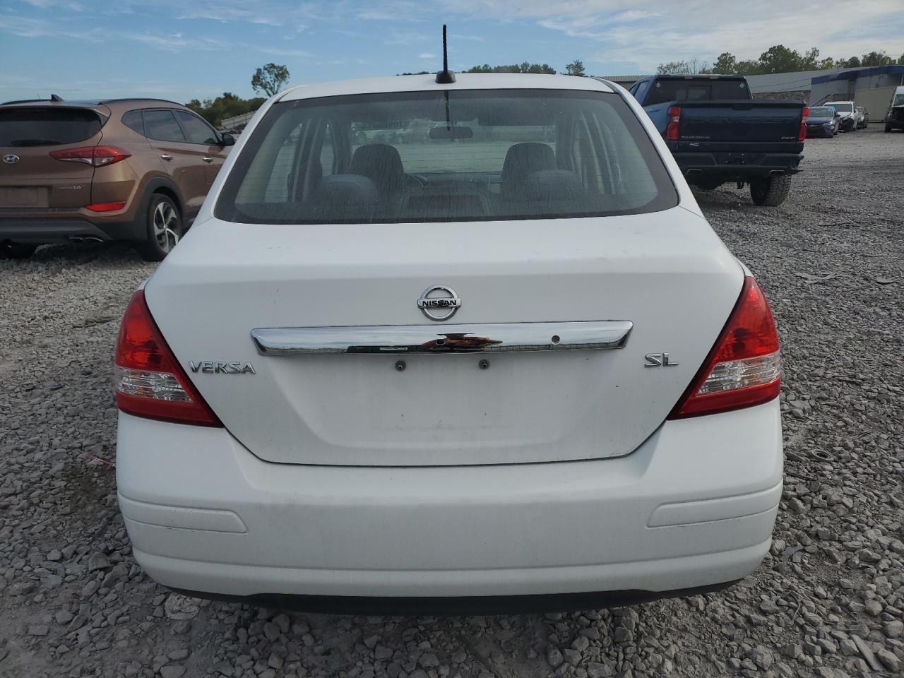 3N1BC11E98L406621 2008 Nissan Versa S