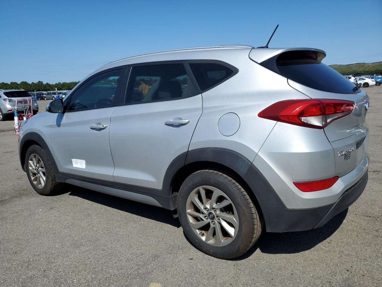 KM8J3CA45HU320753 2017 HYUNDAI TUCSON - Image 2