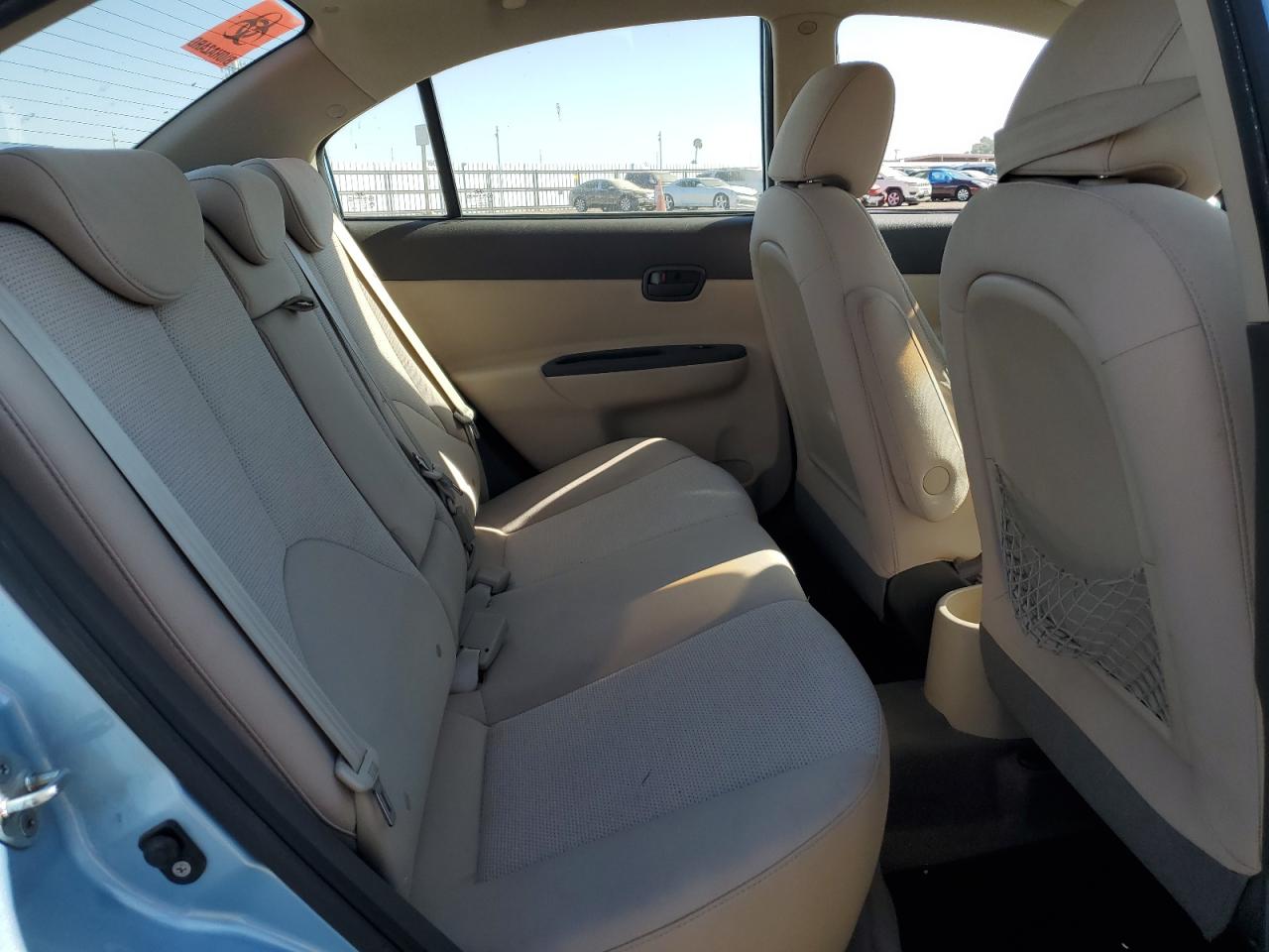 2011 Hyundai Accent - Image 11