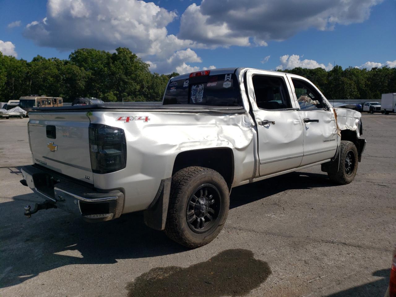 2014 Chevrolet Silverado - Image 3