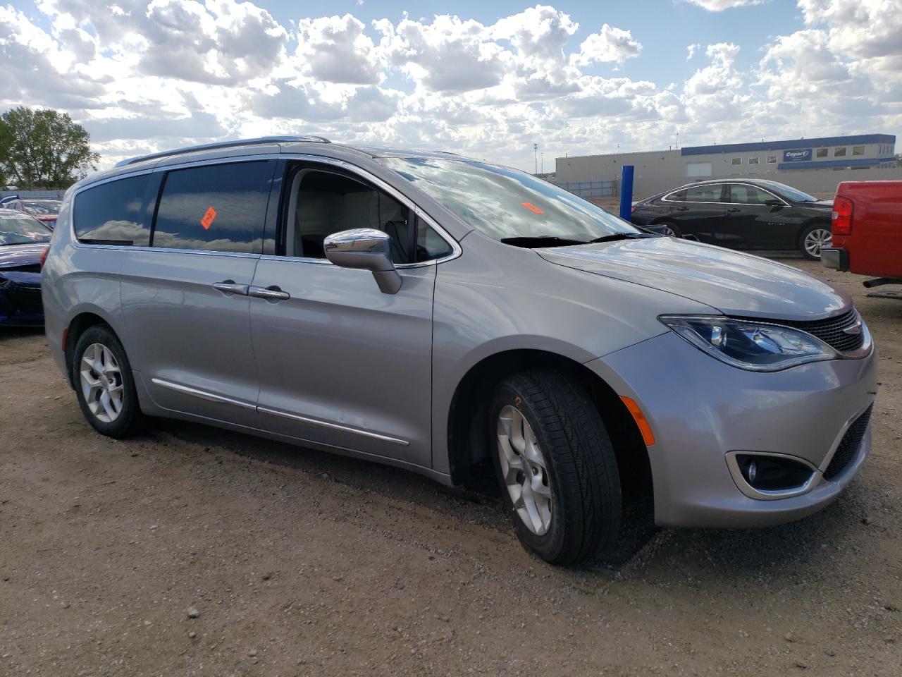 2020 Chrysler Pacifica - Image 4