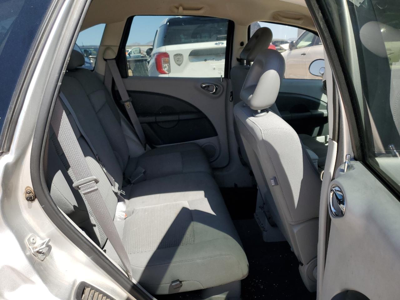 2010 Chrysler PT Cruiser - Image 10
