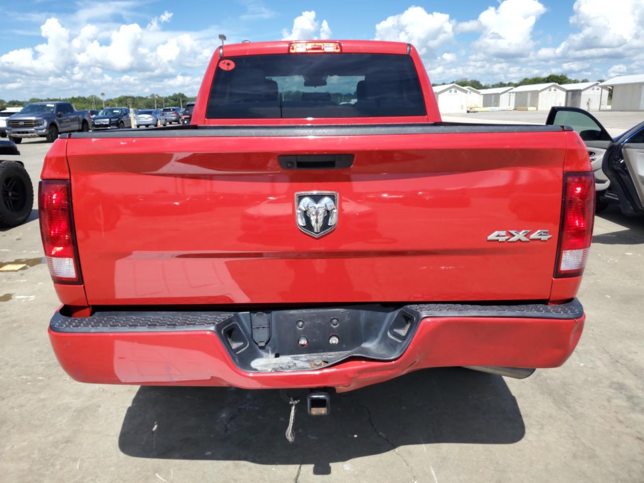 1C6RR7FG5KS582587 2019 Ram 1500 Classic Tradesman