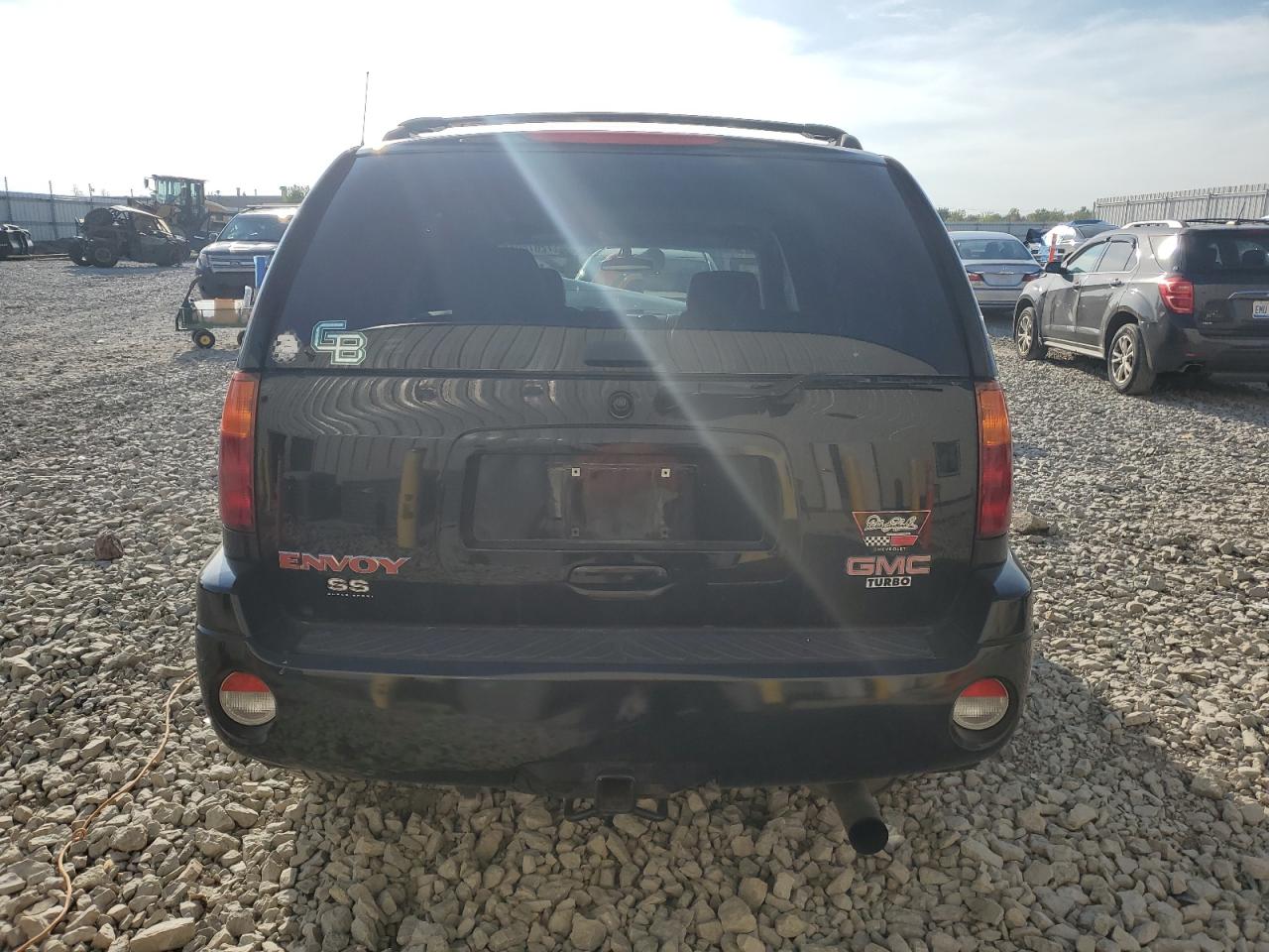 1GKDT13S722303137 2002 GMC Envoy