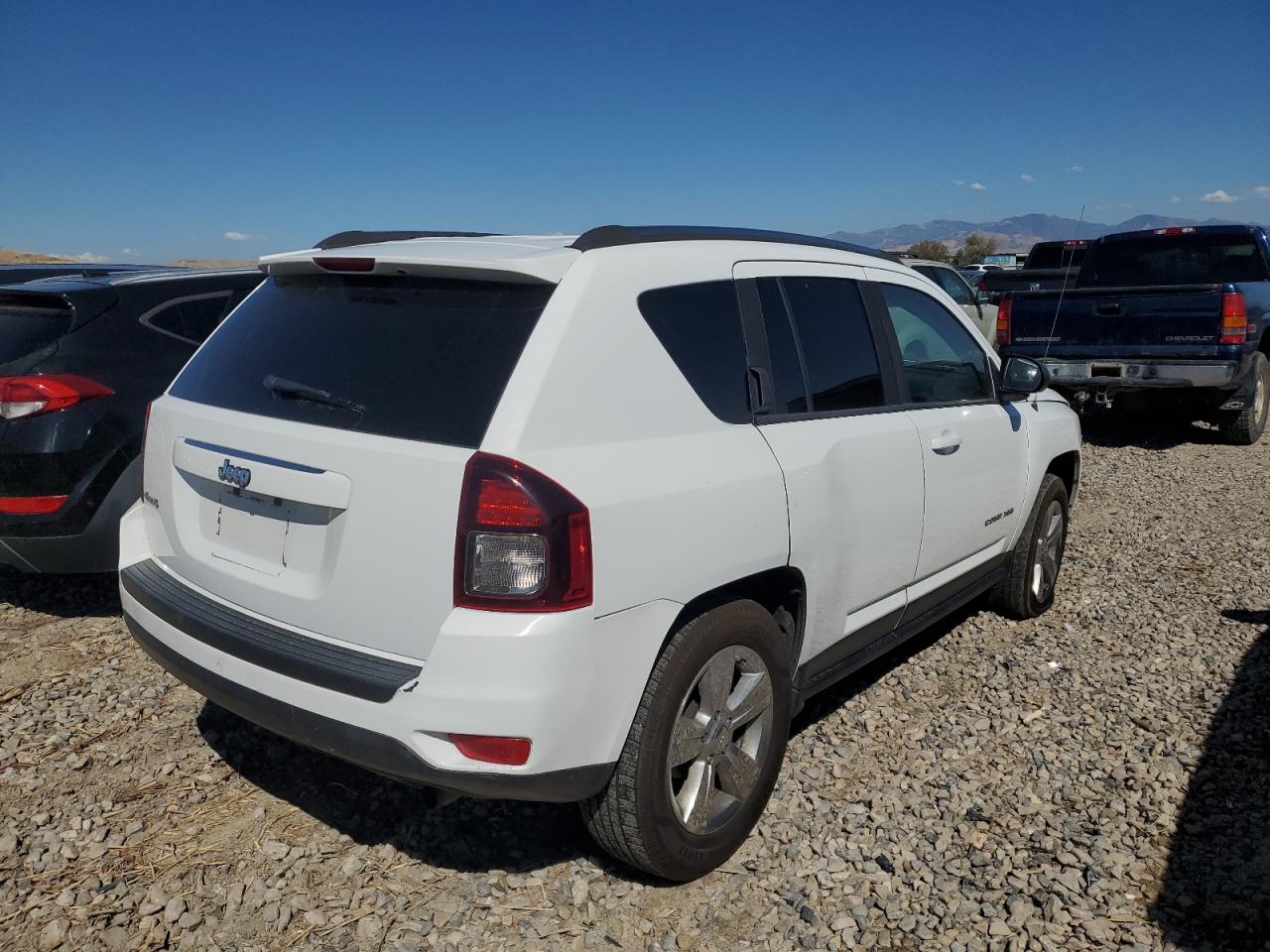 VIN 1C4NJDBB0FD175634 2015 JEEP COMPASS no.3