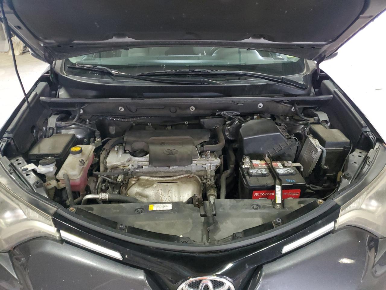 2T3RFREV6GW465659 2016 Toyota Rav4 Xle