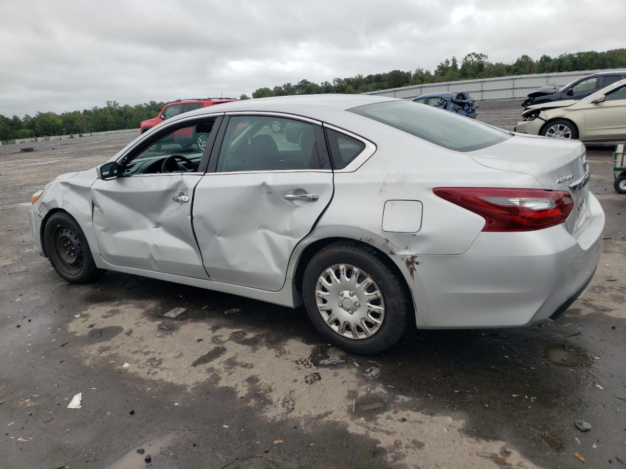 2018 Nissan Altima - Image 2