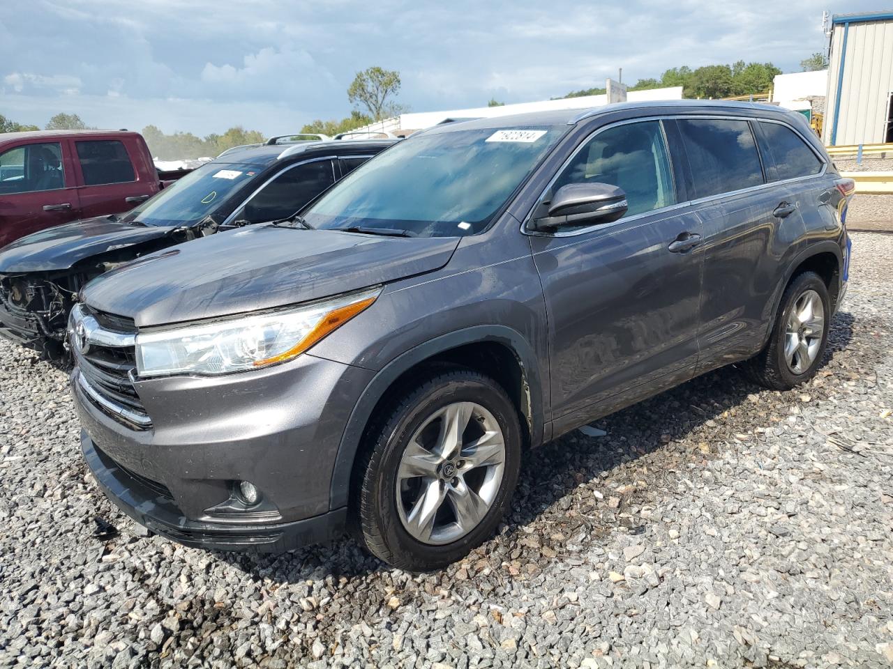 2016 TOYOTA HIGHLANDER