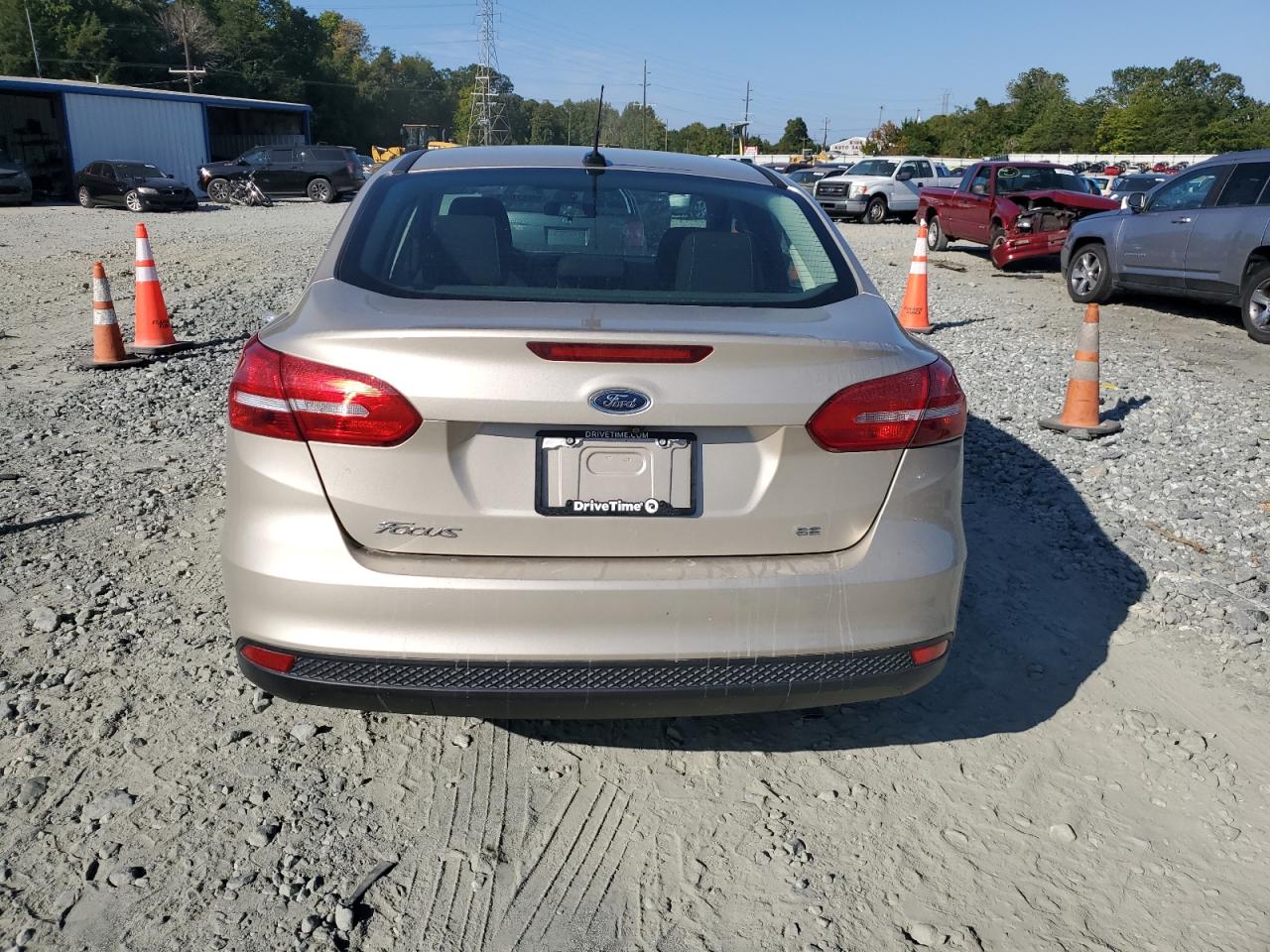 1FADP3F21JL327696 2018 Ford Focus Se