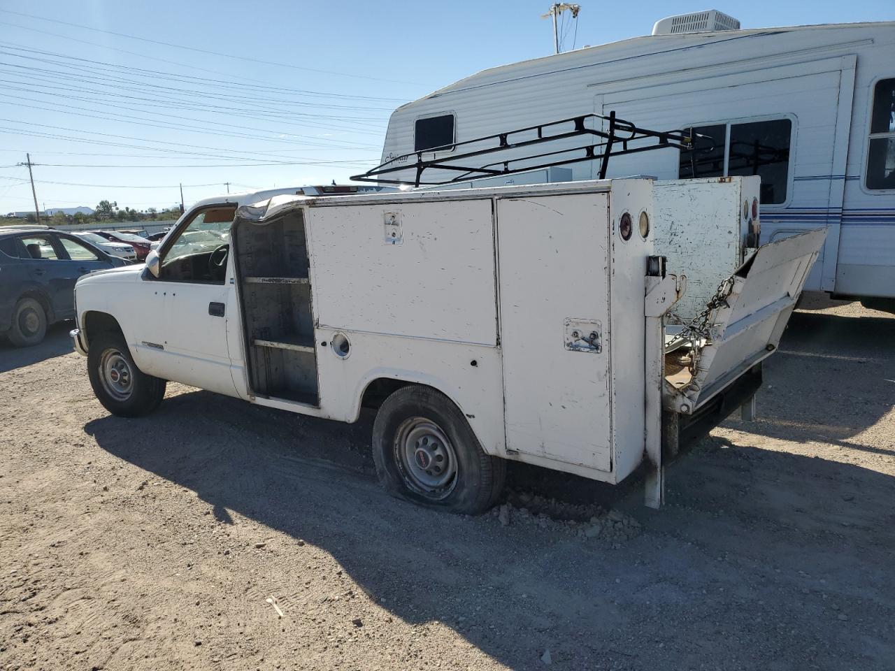 1995 GMC Sierra - Image 2