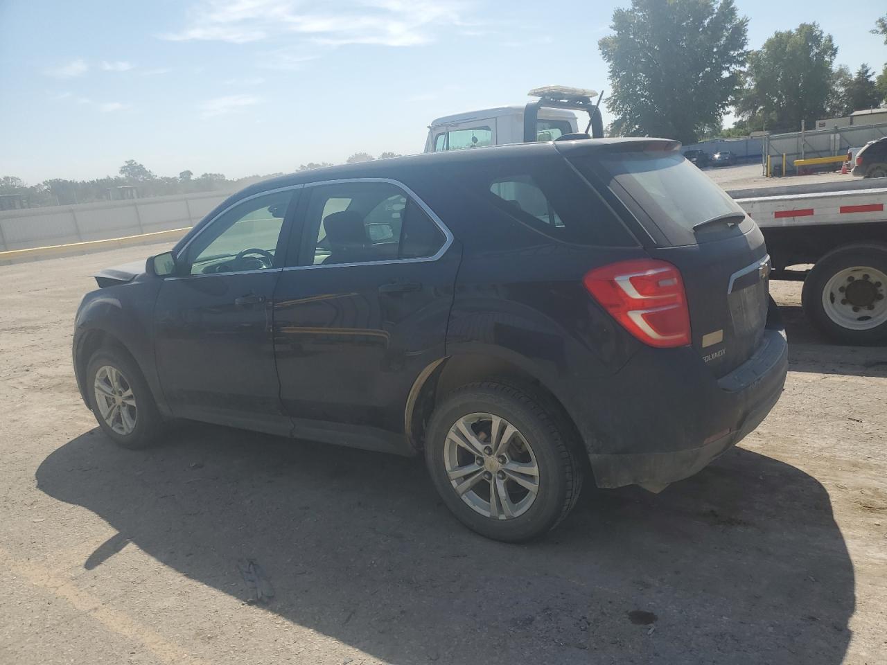 2017 Chevrolet Equinox - Image 2