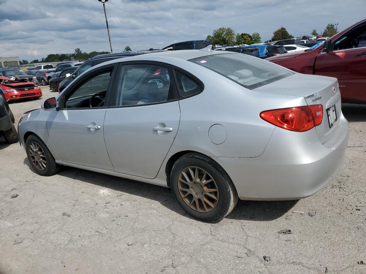 2009 Hyundai Elantra - Image 2