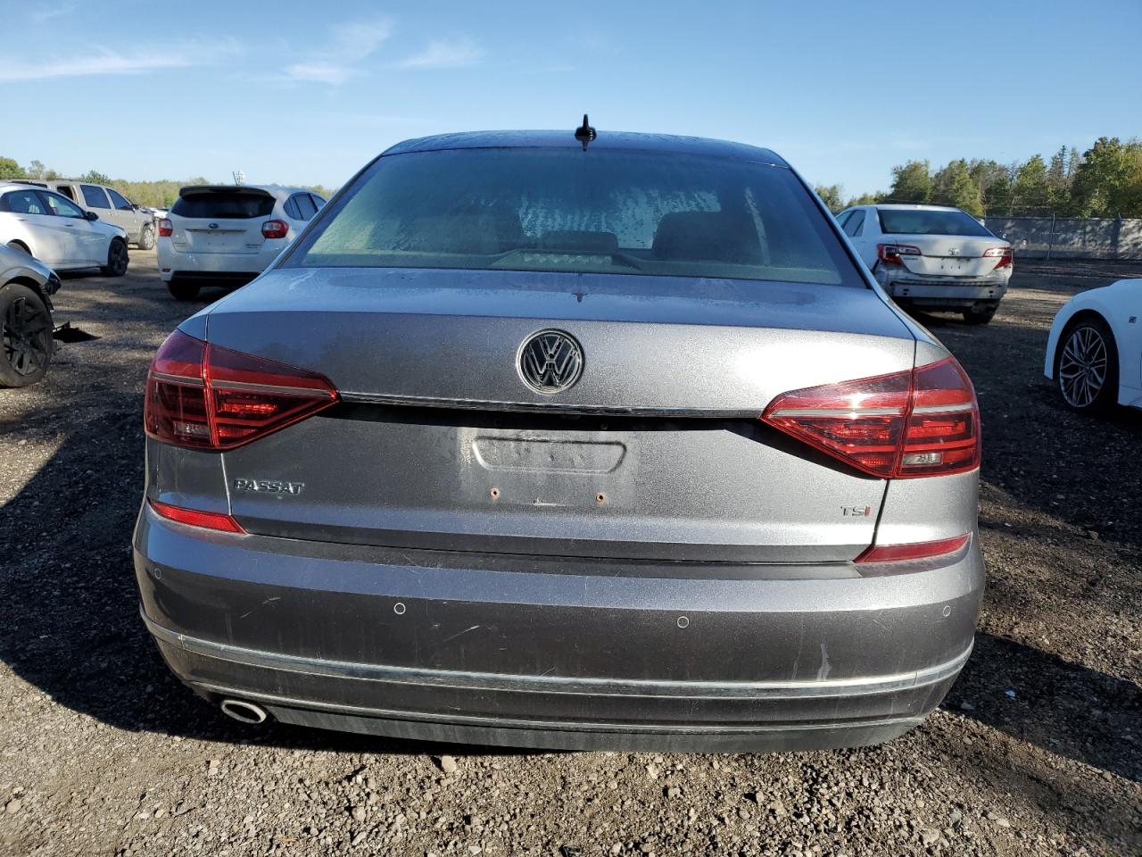 1VWBA7A39JC020722 2018 Volkswagen Passat Se