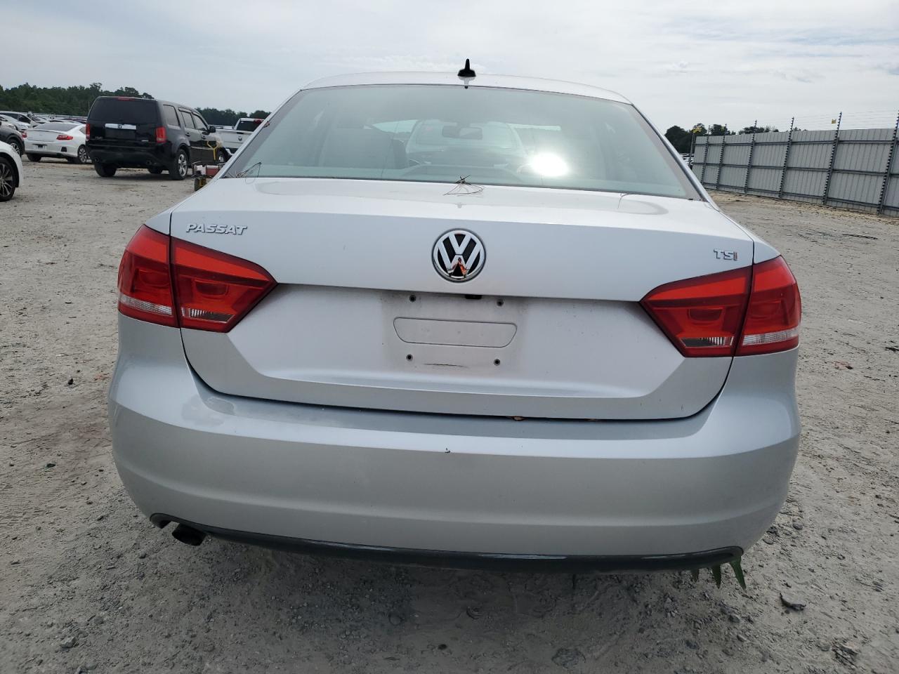 2015 Volkswagen Passat S VIN: 1VWAT7A30FC082832 Lot: 71159634