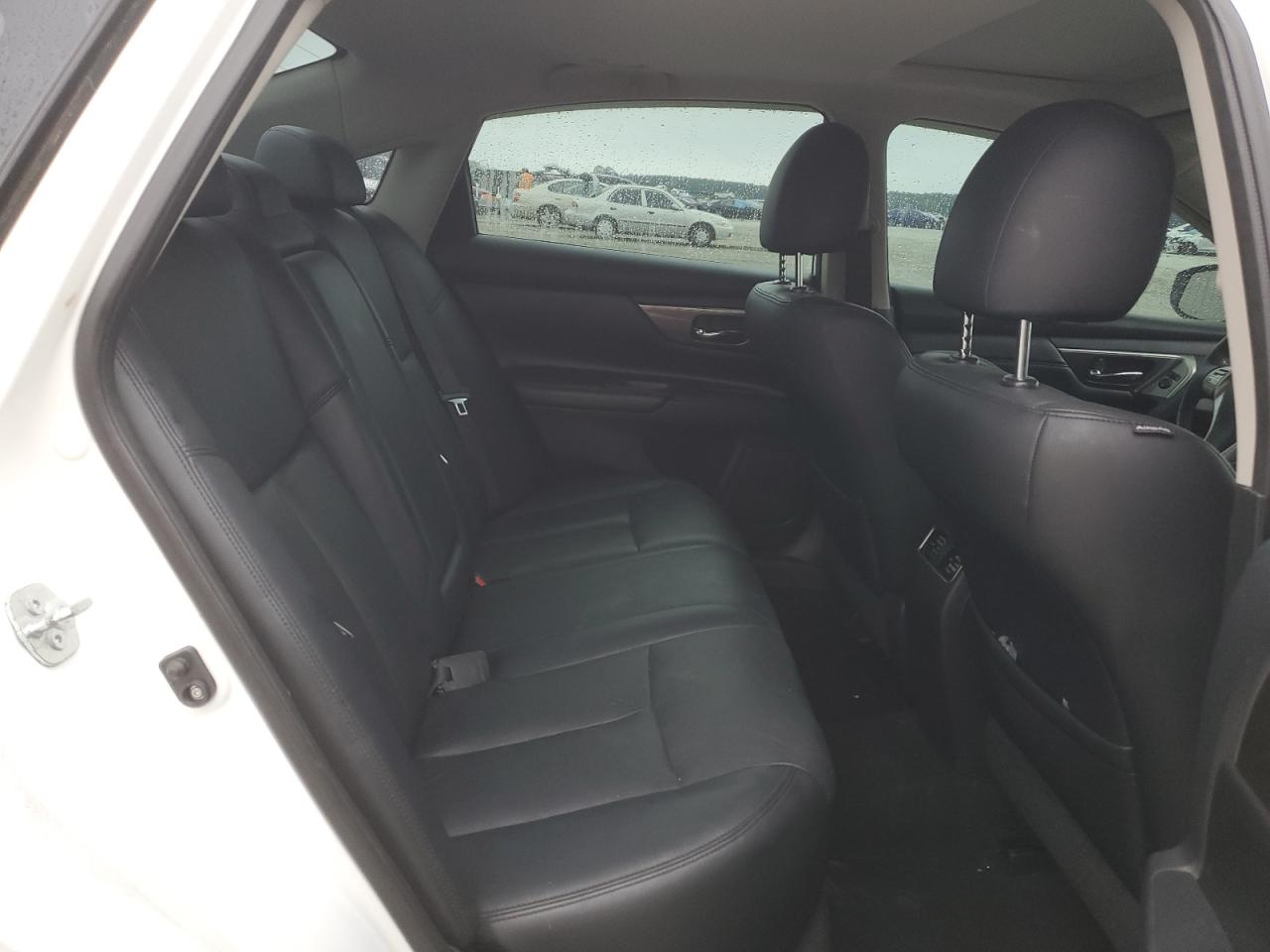 2015 Nissan Altima - Image 10