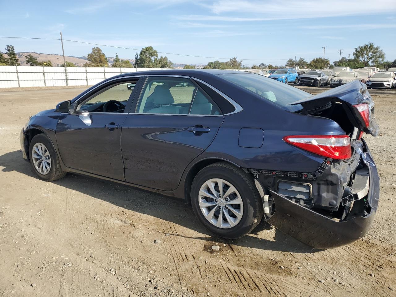 4T1BF1FKXHU752178 2017 TOYOTA CAMRY - Image 2