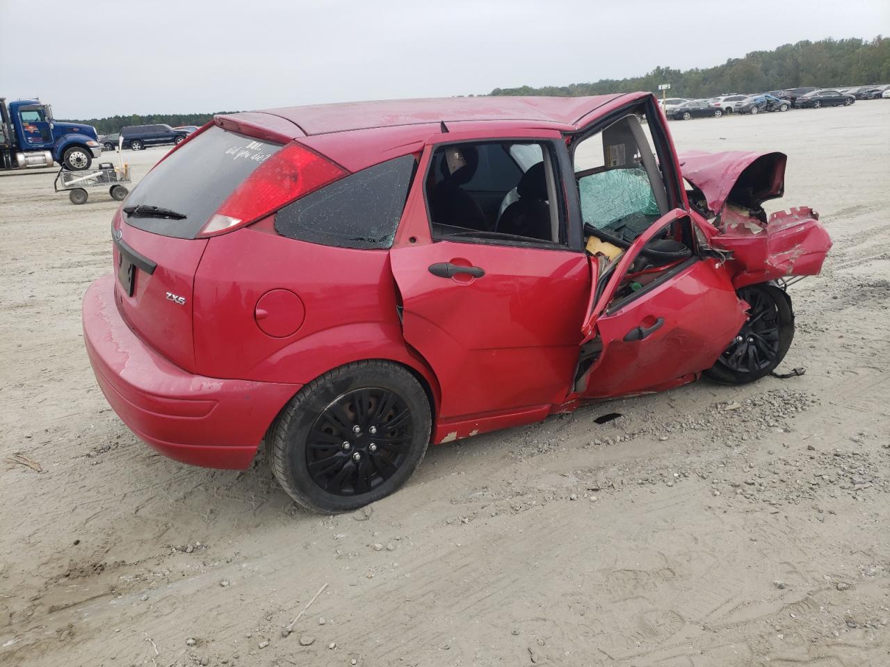 3FAFP37N15R125465 2005 Ford Focus Zx5