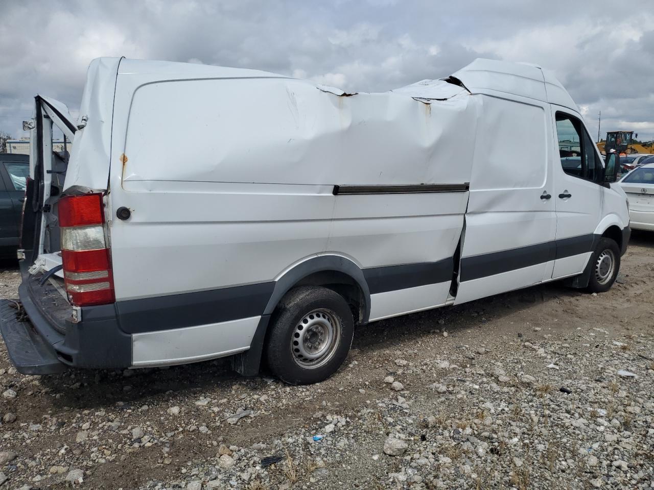 VIN WD3PE8DC3FP121781 2015 MERCEDES-BENZ SPRINTER no.3