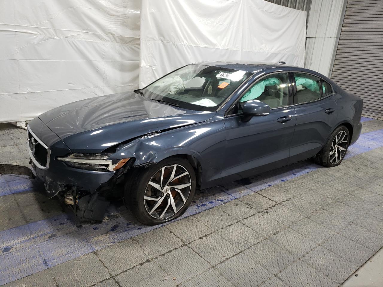 7JRA22TK6KG015668 2019 VOLVO S60 - Image 1