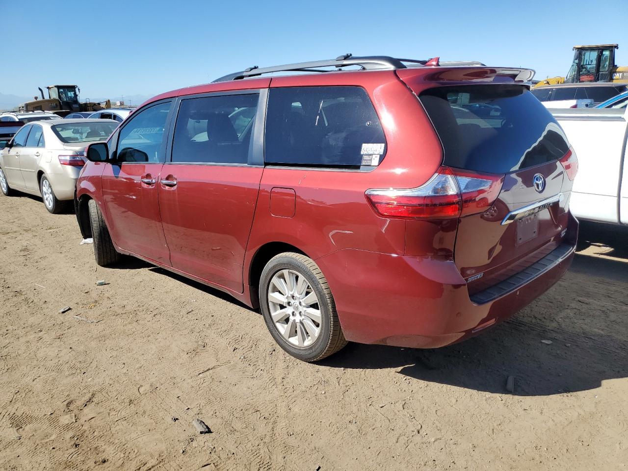 5TDDK3DC5FS107388 2015 TOYOTA SIENNA - Image 2