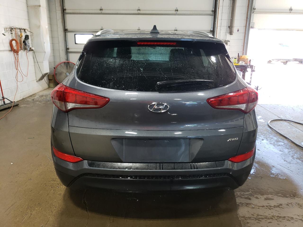 KM8J3CA45JU826329 2018 Hyundai Tucson Sel