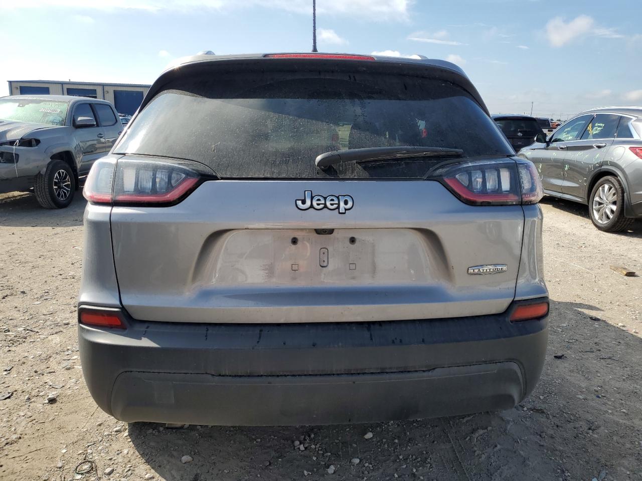 2019 Jeep Cherokee Latitude Plus VIN: 1C4PJLLB5KD226279 Lot: 72913654